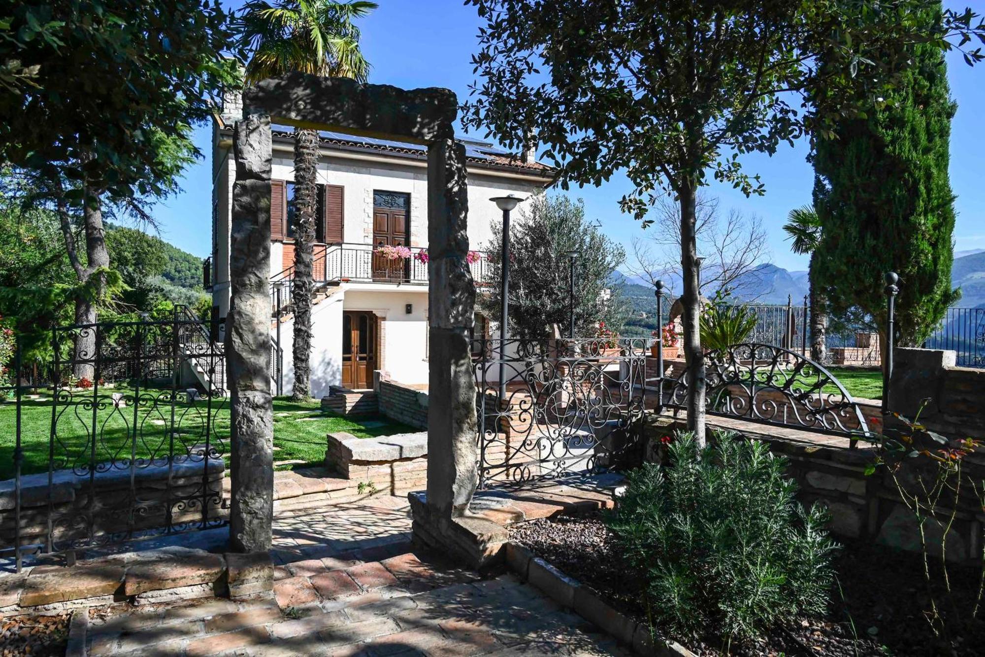 Il Colle Di Torre Orsina Apartamento Exterior foto