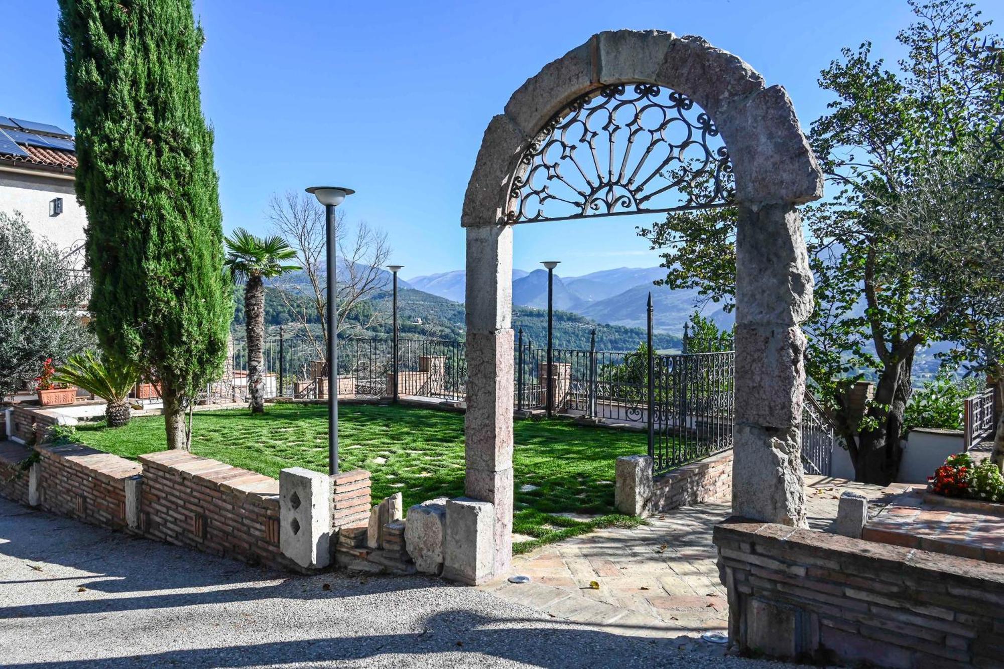 Il Colle Di Torre Orsina Apartamento Exterior foto